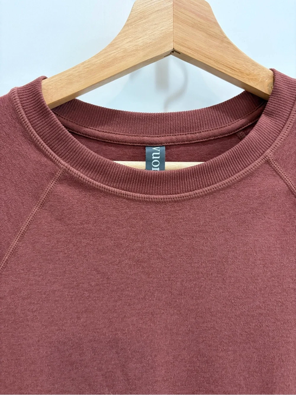 Vuori Women’s Halo Crewneck pullover, Small, Rosewood - Picture 4 of 16
